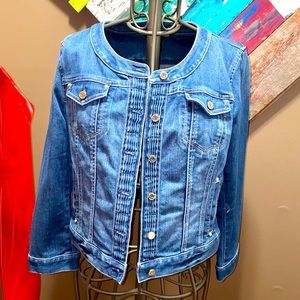 White House Black Market collarless jean jacket 14